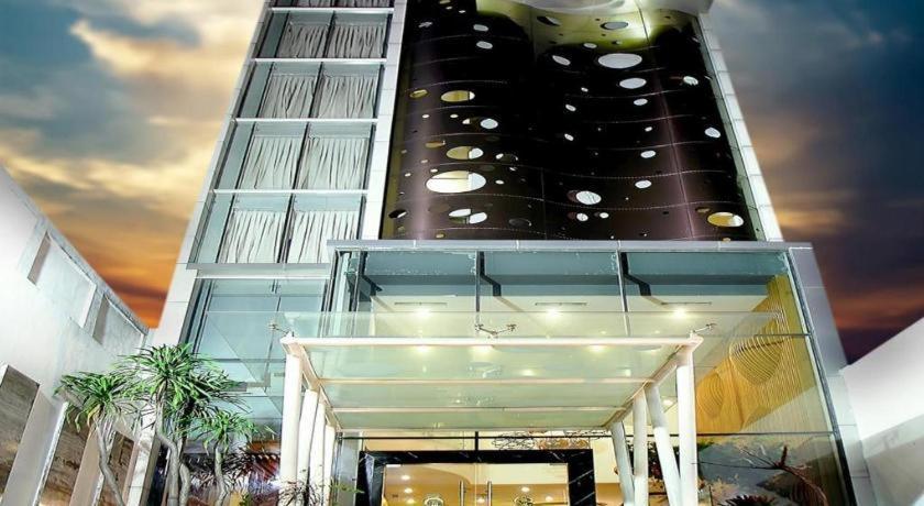 Clay Hotel Jakarta Exterior photo